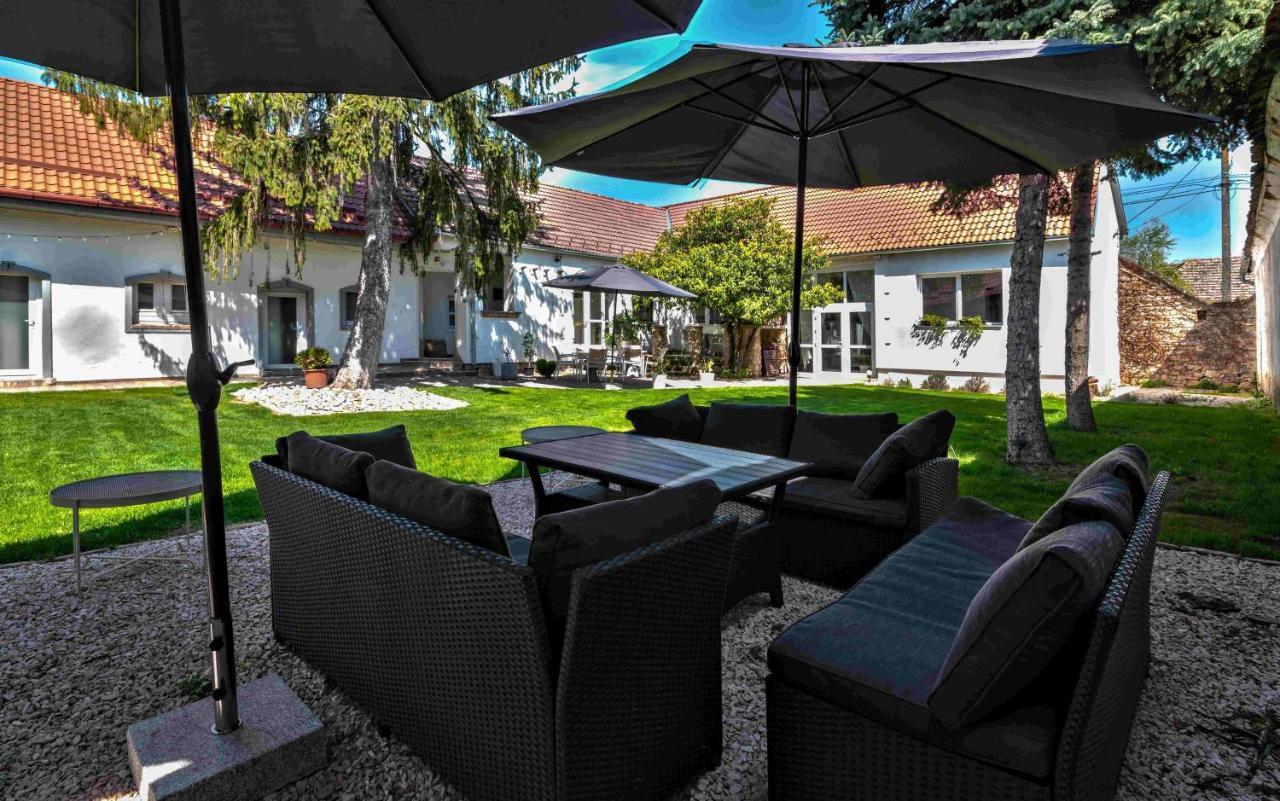 Bed and Breakfast Szent Gyoergy Kuria à Kisharsány Extérieur photo